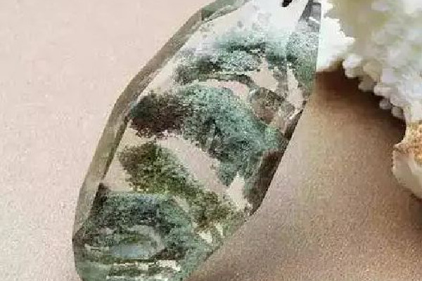 綠幽靈顏色深好還是淺好 綠幽靈買(mǎi)多大的好