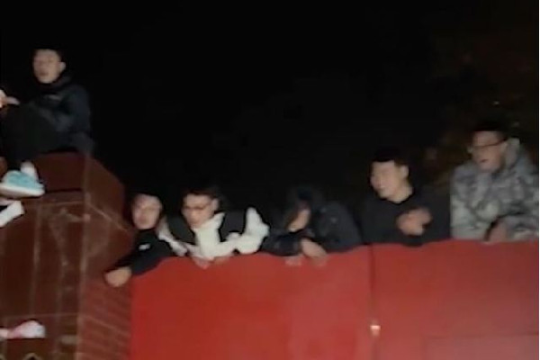 班主任出嫁全班男生爬墻堵門(mén) 出嫁有什么講究