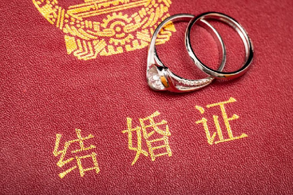 班主任出嫁全班男生爬墻堵門(mén) 出嫁有什么講究
