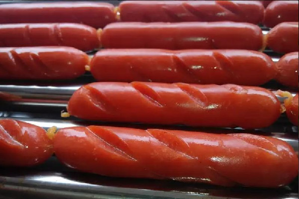 欠債4600萬(wàn)大叔直播賣(mài)烤腸還債 烤腸有營(yíng)養(yǎng)價(jià)值嗎