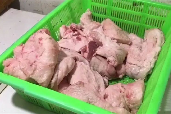 學(xué)生質(zhì)疑店家賣(mài)淋巴肉被威脅 淋巴肉吃了會(huì)怎樣
