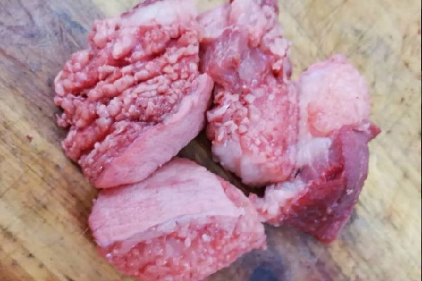 學(xué)生質(zhì)疑店家賣(mài)淋巴肉被威脅 淋巴肉吃了會(huì)怎樣
