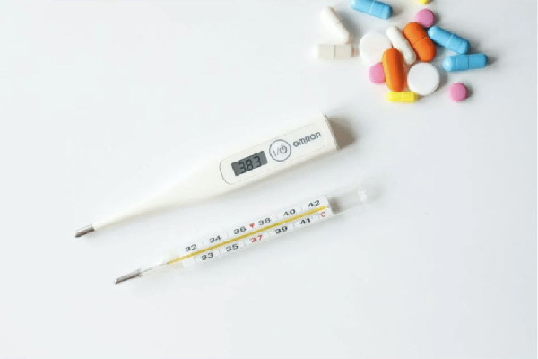 男子高燒近40度睡覺掀被子直冒煙 發(fā)燒后吃什么恢復體力