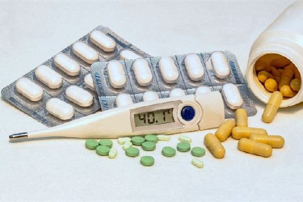 男子高燒近40度睡覺掀被子直冒煙 發(fā)燒后吃什么恢復體力