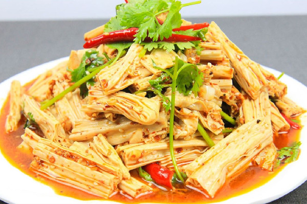 眾人戶(hù)外吃席8個(gè)涼菜被凍成“硬菜” 涼菜是哪里的特色