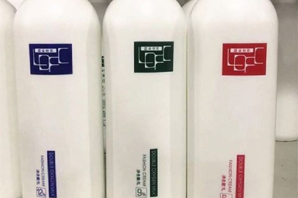 雙氧奶要停留多久 雙氧奶停留時(shí)間長了傷頭發(fā)嗎
