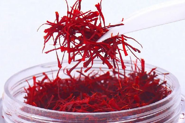藏紅花是哪里產的 藏紅花買伊朗的好還是西藏的