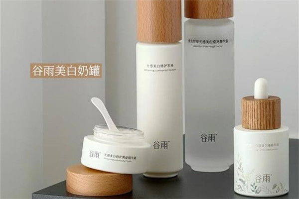 暗沉臉約會(huì)救星！谷雨這套美白CP讓我素顏也敢見(jiàn)人了